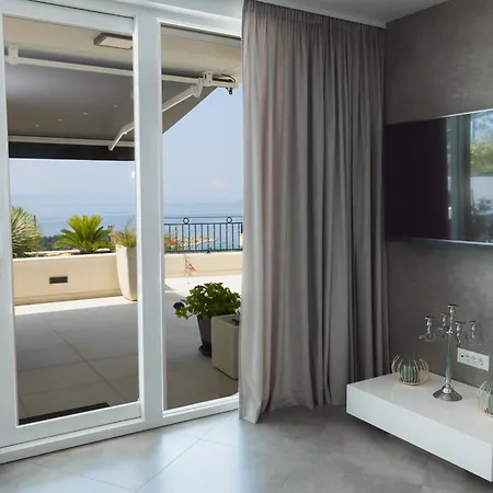 Citrin - New With Amazing Sea View, Big Terrace And Shared Pool Apartment Makarska