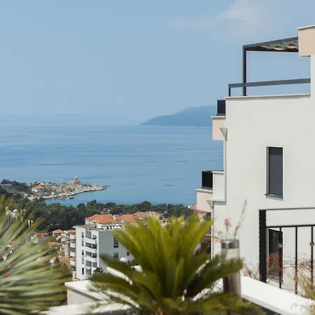 Apartment Citrin - New With Amazing Sea View, Big Terrace And Shared Pool Makarska