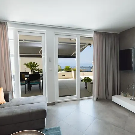 Citrin - New With Amazing Sea View, Big Terrace And Shared Pool